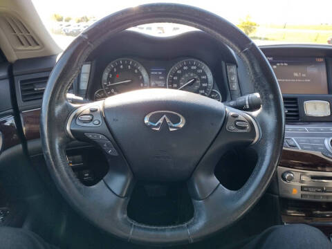 2014 Infiniti Q70 3.7