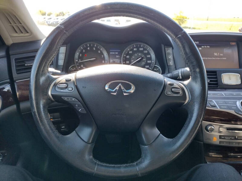 2014 Infiniti Q70 3.7