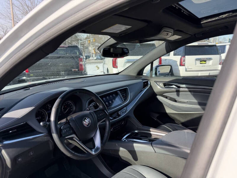 2023 Buick Enclave Essence