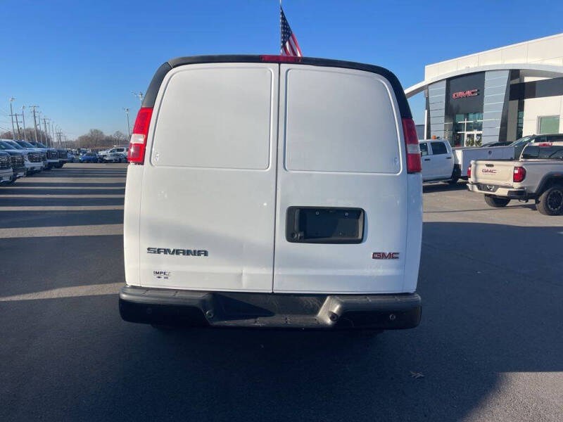 2024 GMC Savana 2500