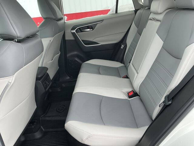 2022 Toyota RAV4 Hybrid XLE Premium