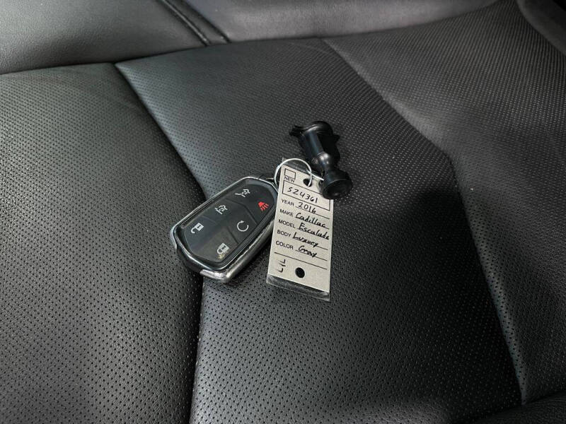 2016 Cadillac Escalade Luxury Collection