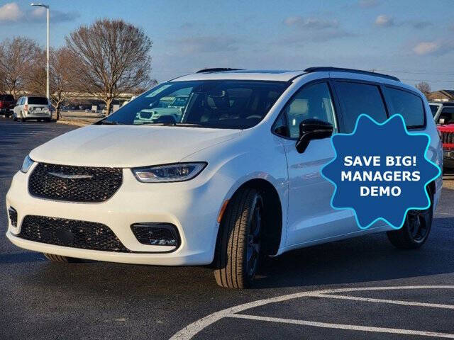 2024 Chrysler Pacifica Touring L