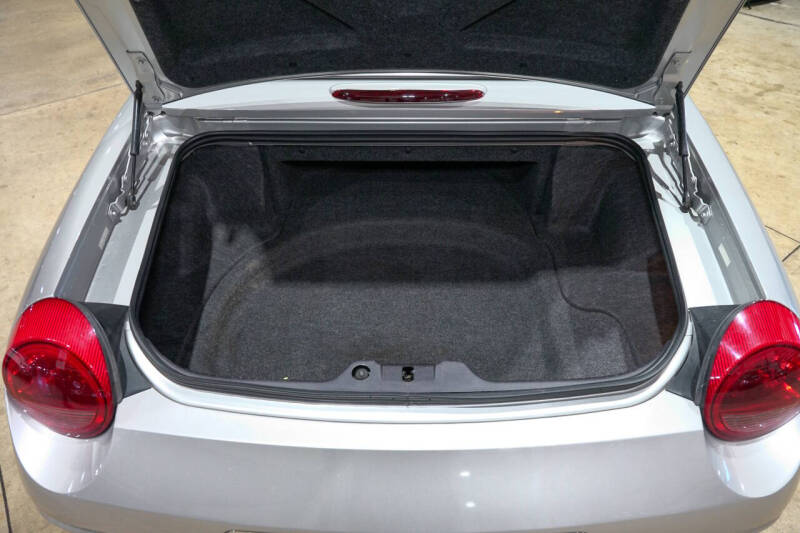 2004 Ford Thunderbird Deluxe