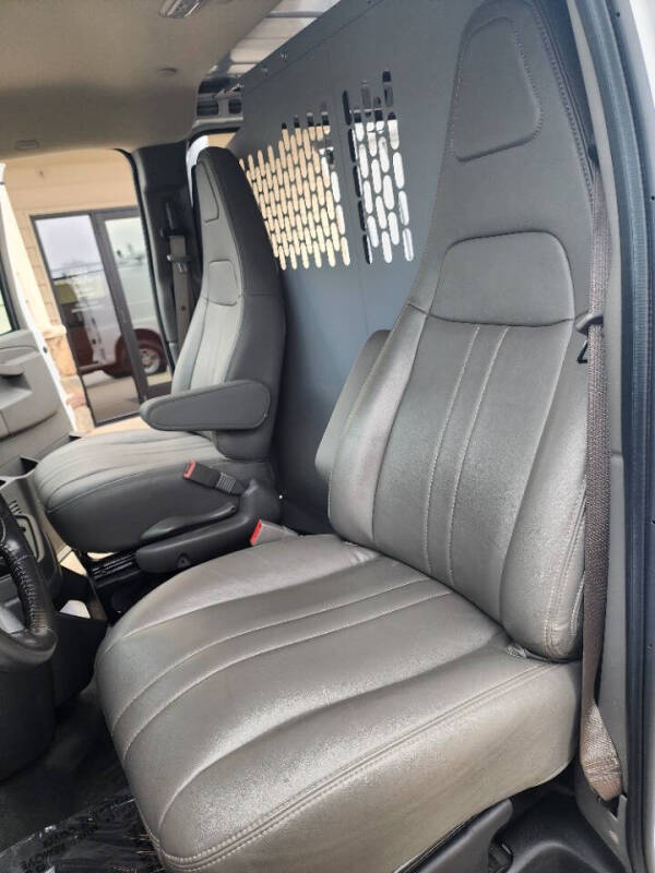 2023 Chevrolet Express 2500