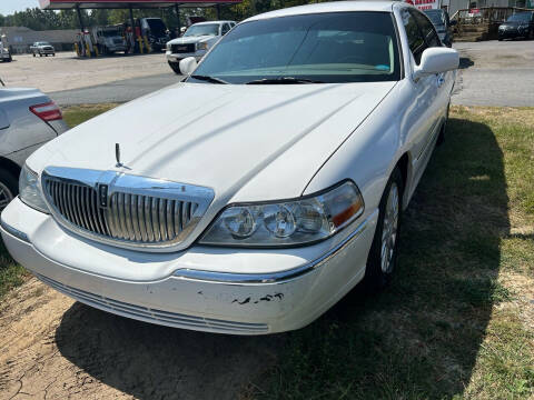 2005 Lincoln Town Car for sale at BRYANT AUTO SALES in Bryant AR