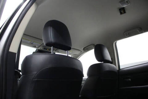 2020 Mitsubishi Outlander SE