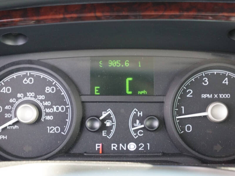 2006 Lincoln Town Car Signature