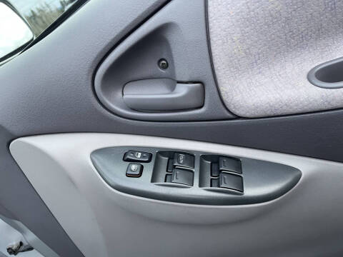 2000 Toyota Platz Echo