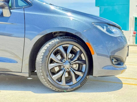 2019 Chrysler Pacifica Touring Plus