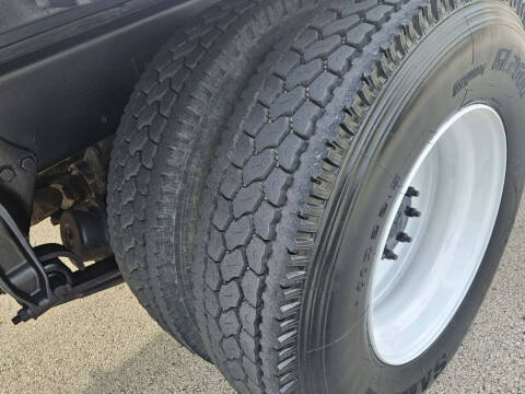 2008 Freightliner M2 106