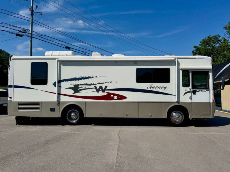 2002 Freightliner XCS Chassis