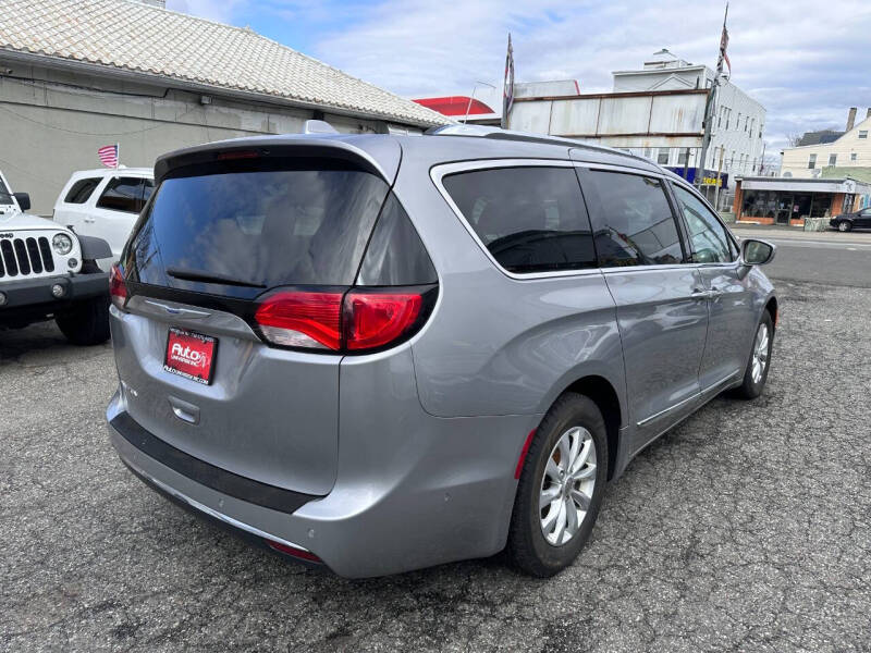 2018 Chrysler Pacifica Touring L