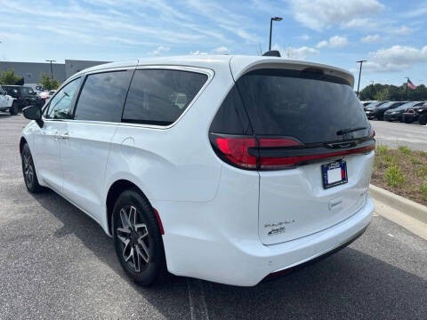 2027 Chrysler Pacifica Limited