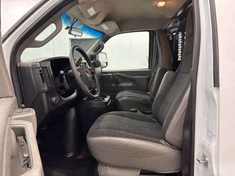 2023 Chevrolet Express 2500