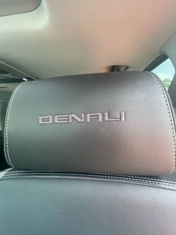 2017 GMC Yukon Denali