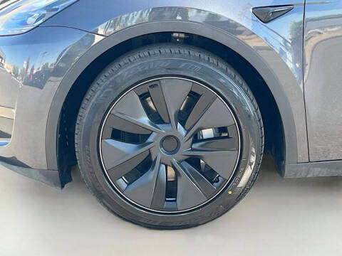 2025 Tesla Model Y Long Range