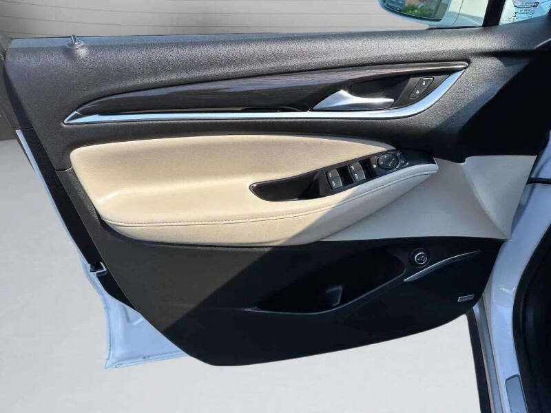 2020 Buick Enclave Essence