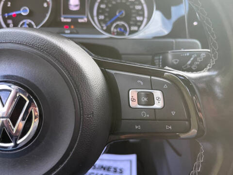 2017 Volkswagen Golf R 4Motion