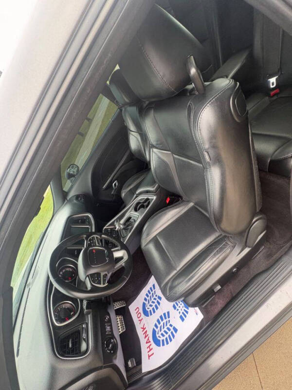 2016 Dodge Challenger SXT Plus