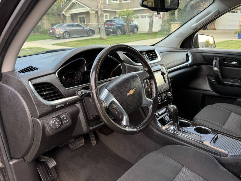 2015 Chevrolet Traverse 1LT photo 9