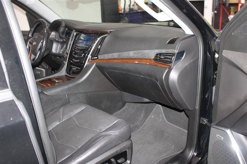 2018 Cadillac Escalade ESV Luxury