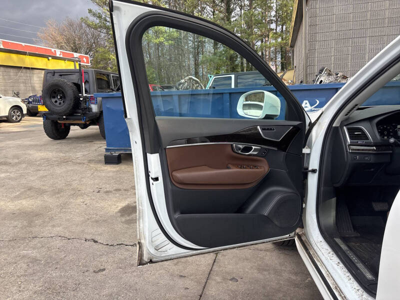 2019 Volvo XC90 T6 Momentum