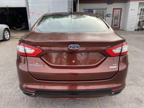2016 Ford Fusion SE