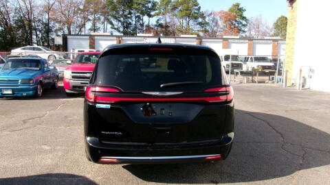 2024 Chrysler Pacifica Touring L