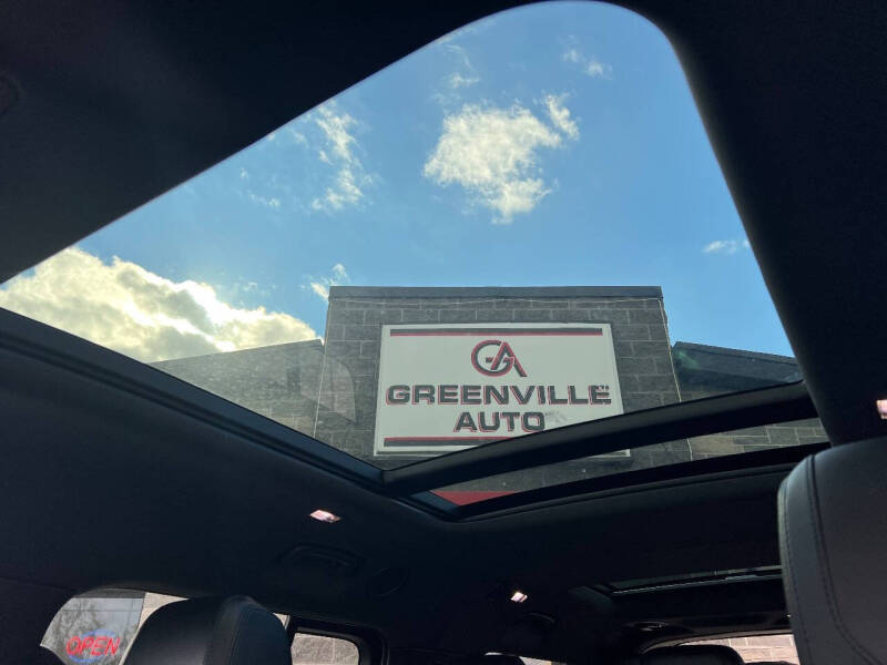 2023 Land Rover Defender 130 SE