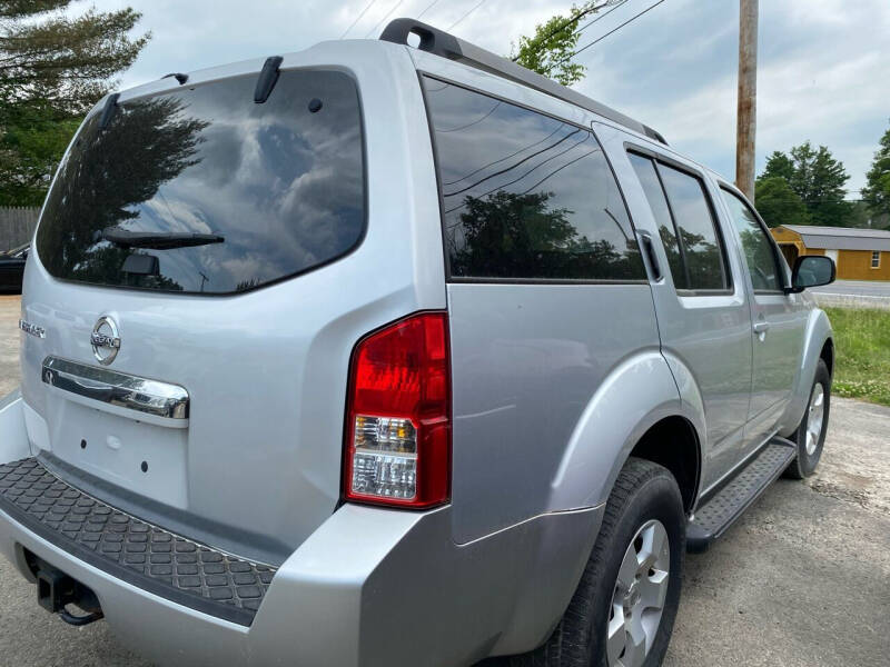 2009 Nissan Pathfinder LE