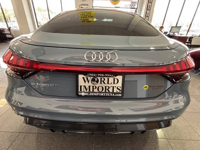 2022 Audi e-tron GT quattro Premium Plus