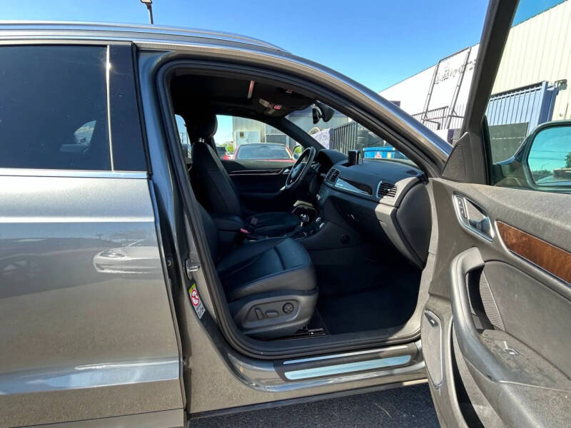 2015 Audi Q3 2.0T quattro Prestige