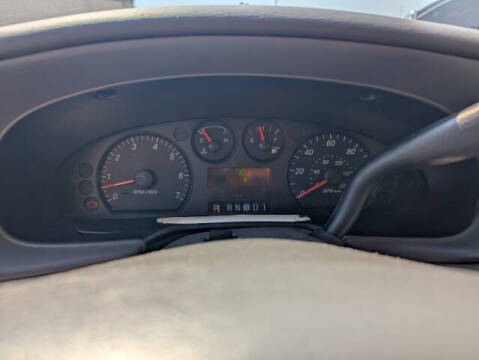 2004 Ford Taurus SE