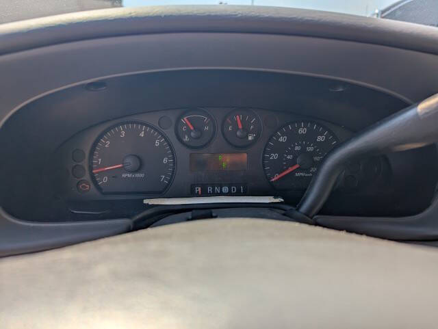 2004 Ford Taurus SE