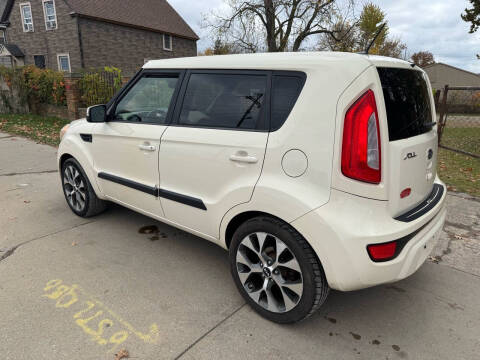 2012 Kia Soul +