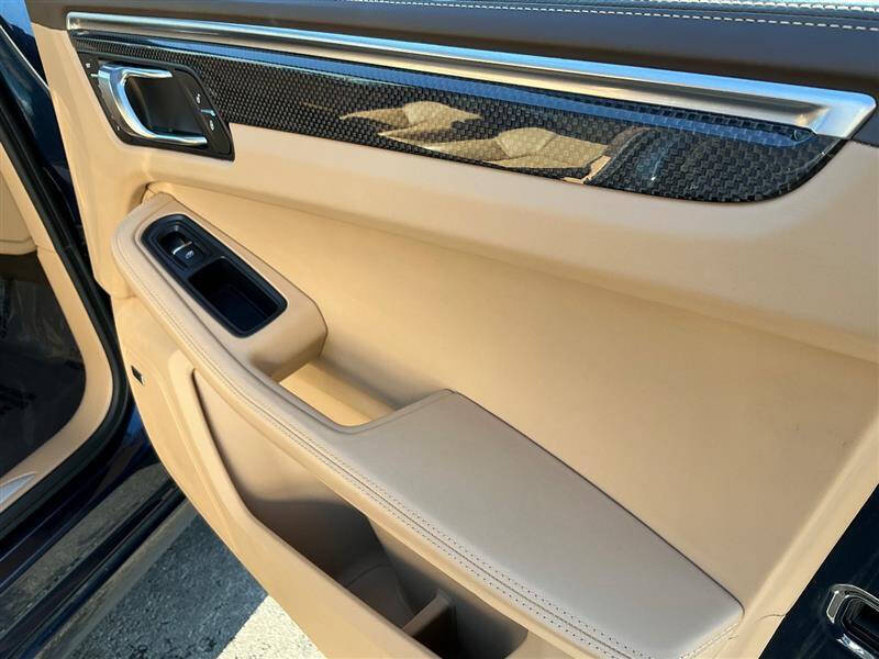 2016 Porsche Macan Turbo