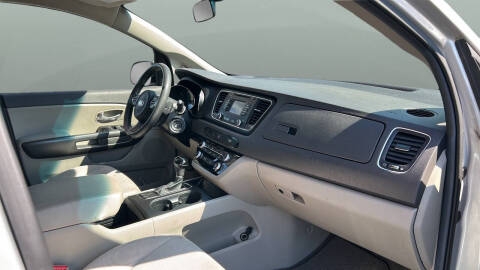 2017 Kia Sedona LX