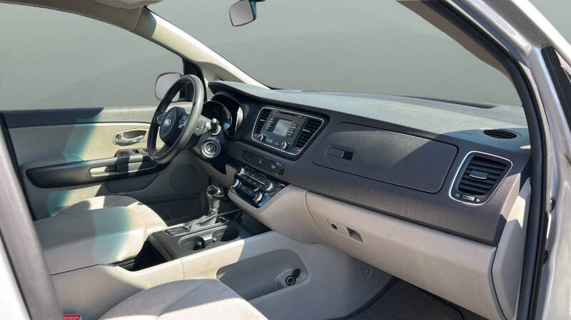 2017 Kia Sedona LX