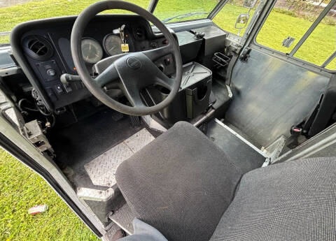 2004 Freightliner MT45 Chassis