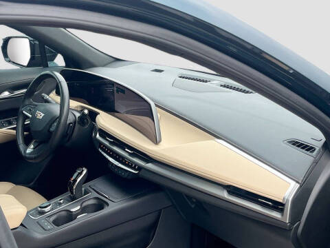 2024 Cadillac XT4 Luxury