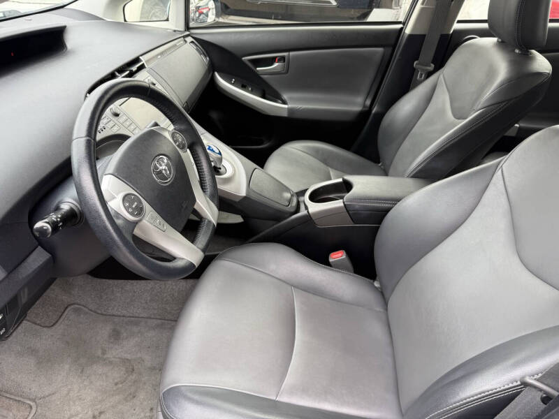 2014 Toyota Prius Plug-in Hybrid Advanced