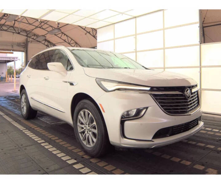 2023 Buick Enclave Essence