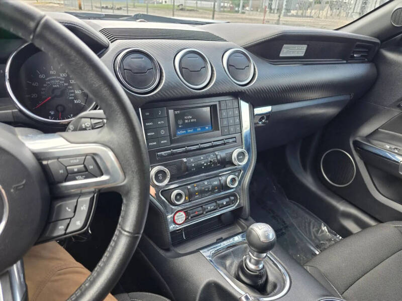 2017 Ford Mustang V6