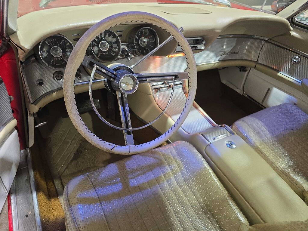 1961 Ford Thunderbird 6