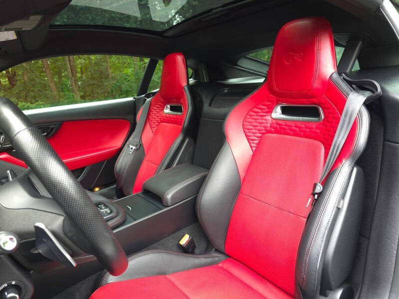 2023 Jaguar F-TYPE R
