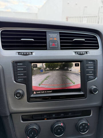 2017 Volkswagen Golf TSI S