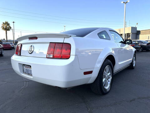 2007 Ford Mustang V6 Deluxe