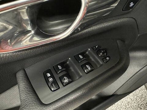 2016 Volvo XC90 T5 Momentum