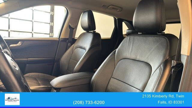 2020 Ford Escape Titanium